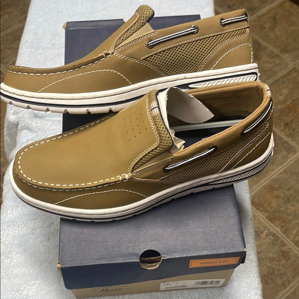 G.H. Bass & Co. Brown and White Boat Shoes with Moccasin Toe - Picture 2 of 10